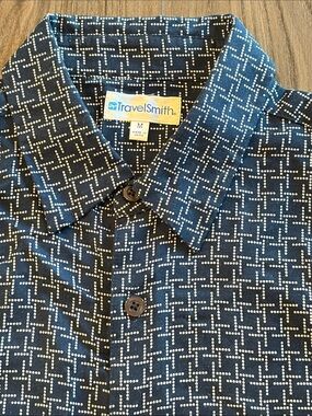 TravelSmith Men's Short-Sleeve Button-Up Shirt